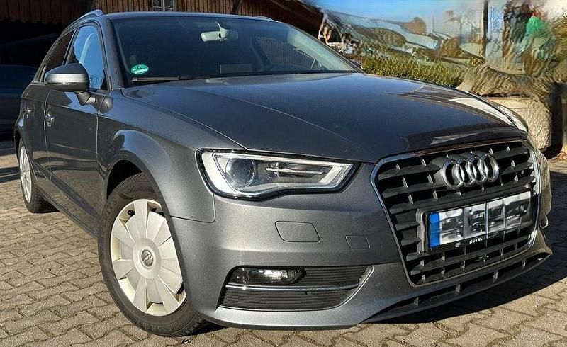 Gebraucht Audi A3 Ambiente 150 PS (110 kW) 2015 Grau Limousine