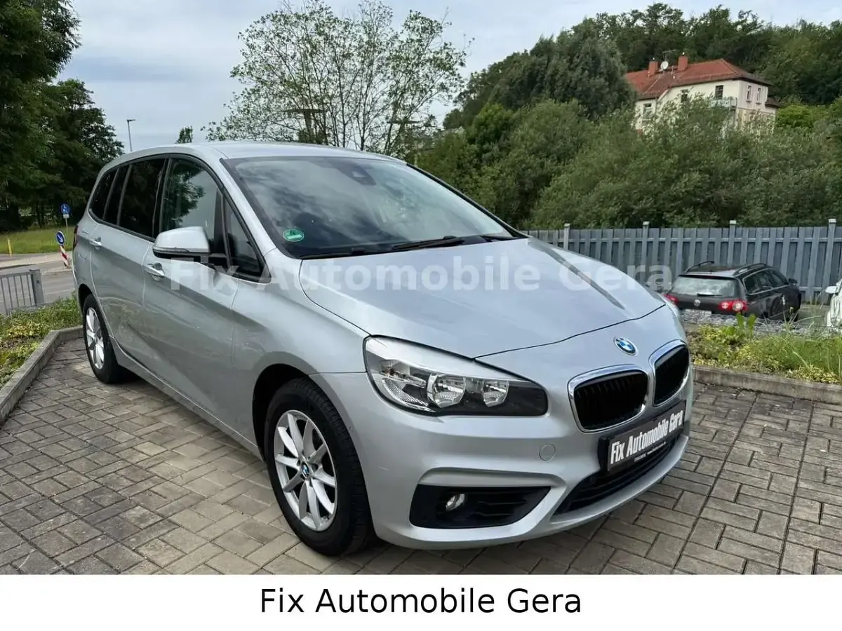 Gebraucht BMW 218 Advantage 150 PS (110 kW) 2015 Glaciersilber Kombi