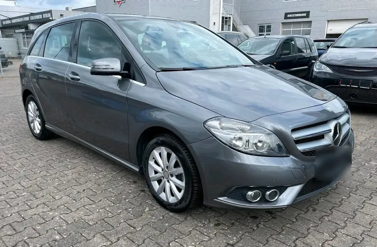 Gebraucht Mercedes B180 122 PS (89 kW) 2012 Kleinwagen
