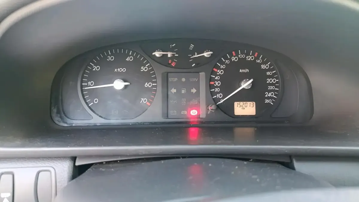 Gebraucht Renault Laguna II 117 PS (86 kW) 2003 Orange Limousine