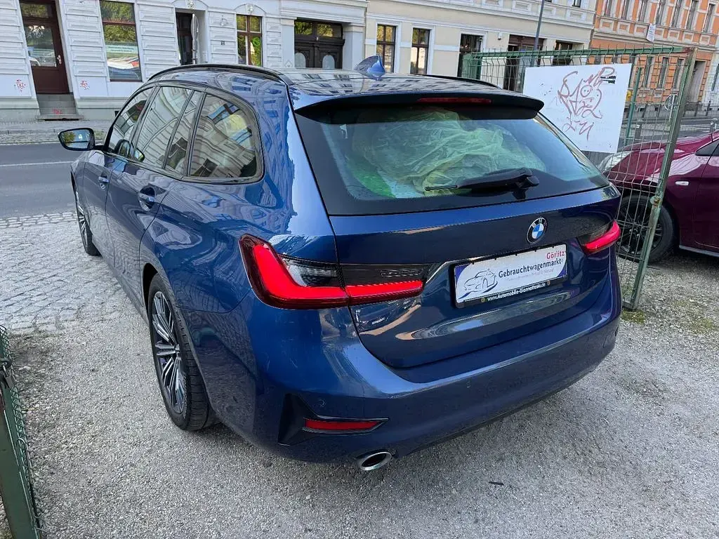 Gebraucht BMW 320 Sport Line 190 PS (139 kW) 2022 Blau Kombi