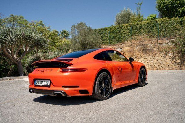 Gebraucht Porsche 911 Carrera 370 PS (272 kW) 2016 Orange metallic Coupé