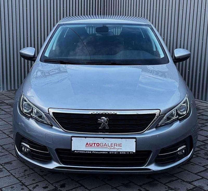 Gebraucht Peugeot 308 Active 131 PS (96 kW) 2021 Silber Kleinwagen