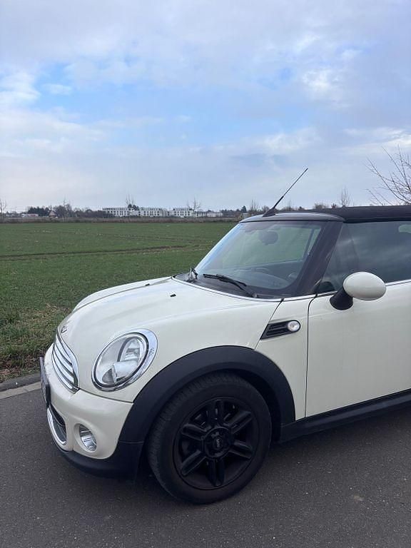 Gebraucht Mini ONE Pepper 98 PS (72 kW) 2015 Weiß Kleinwagen
