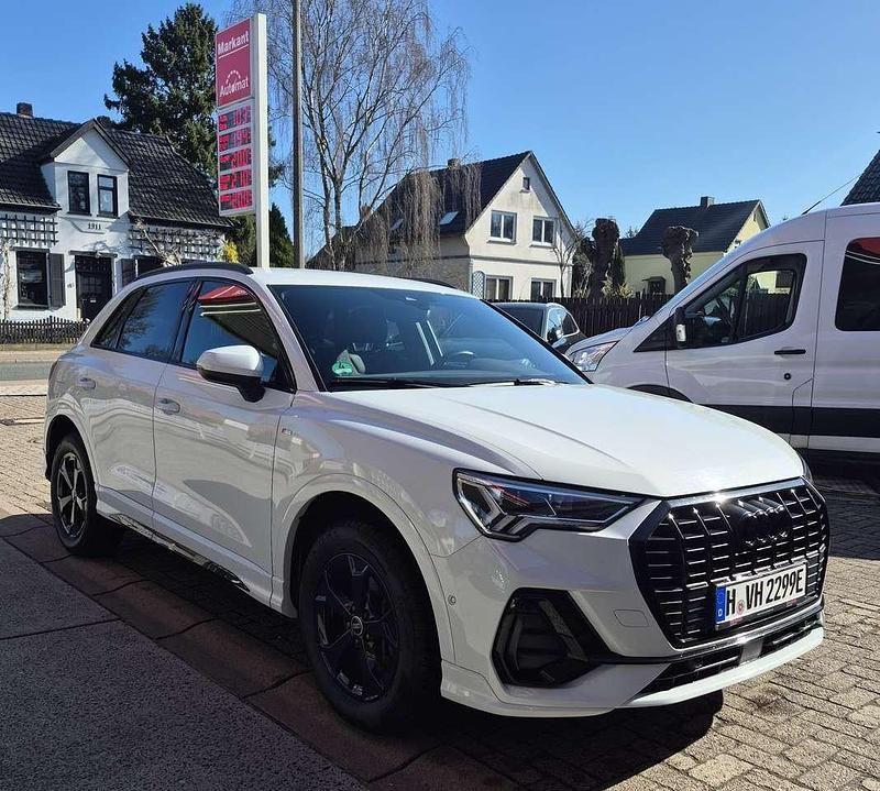 Gebraucht Audi Q3 S-Line 245 PS (180 kW) 2022 Gletscherweiß metallic SUV