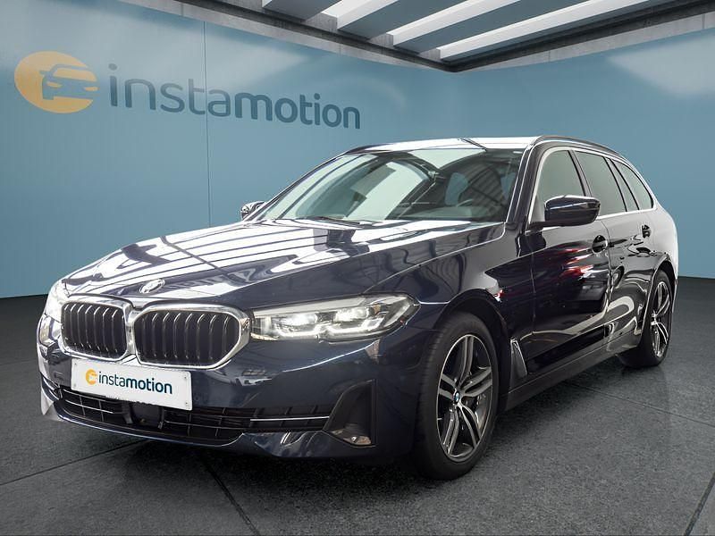 Blau Gebraucht 2023 BMW 530 Kombi | 50.549 € (Teuer) - Bild 1/4