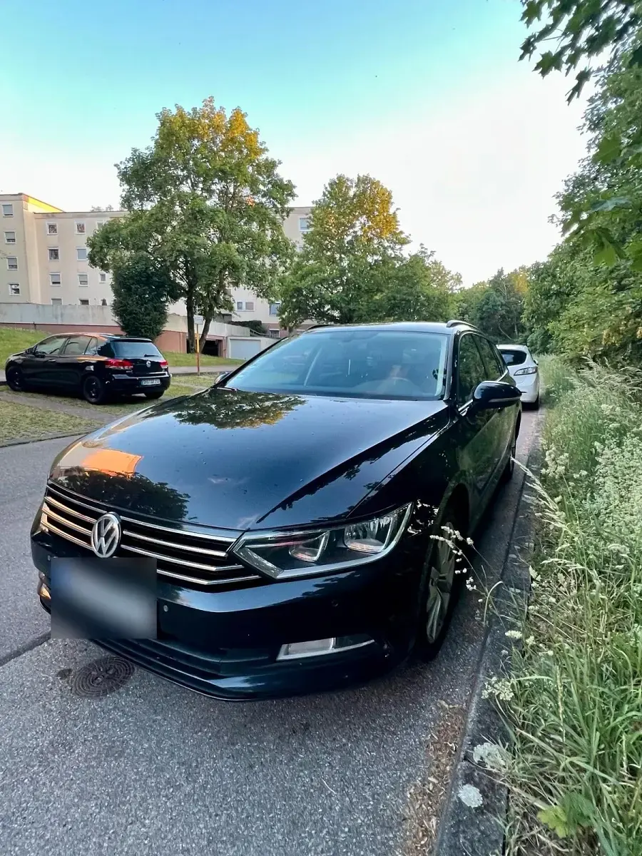 Gebraucht VW Passat 120 PS (88 kW) 2018 Schwarz Kombi