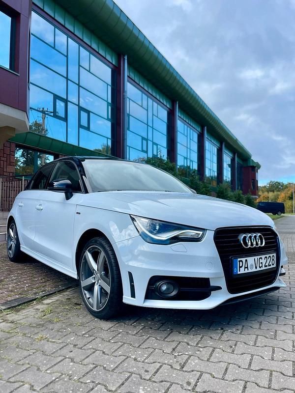 Weiß Gebraucht 2014 Audi A1 Sportback S-Line Kleinwagen | 8.700 € (Guter Preis) - Bild 1/4