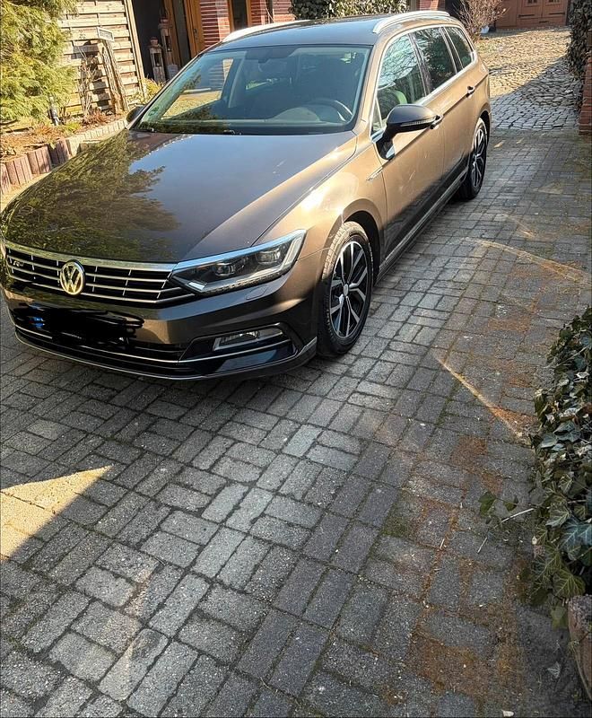 Gebraucht VW Passat Highline 239 PS (175 kW) 2017 Braun Kombi