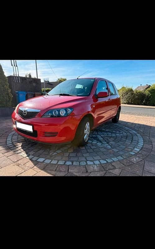 Rot Gebraucht 2005 Mazda 2 Kleinwagen | 2.199 € (Fairer Preis) - Bild 1/4