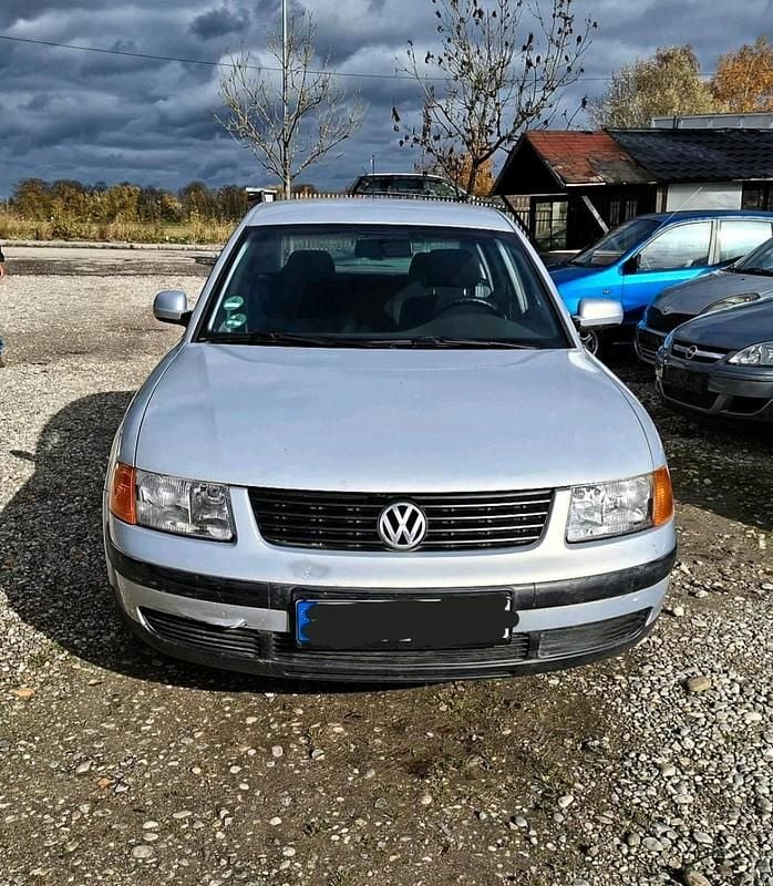 Silber Gebraucht 1997 VW Passat Limousine | 890 € (Guter Preis) - Bild 1/4