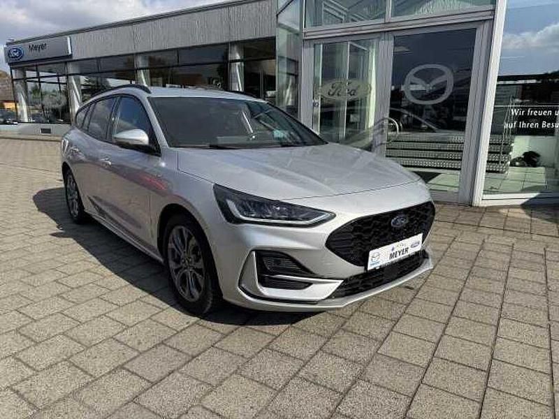 Polarsilber metallic Gebraucht 2023 Ford Focus ST-Line X Kombi | 21.450 € (Guter Preis) - Bild 1/4