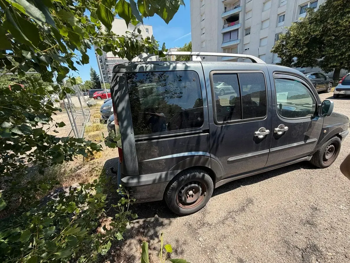 Gebraucht Fiat Doblò 100 PS (73 kW) 2005 Grau Van / Kleinbus