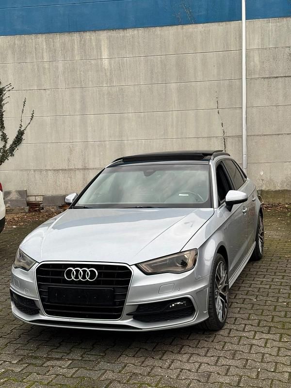 Silber Gebraucht 2016 Audi A3 S-Line Limousine | 10.900 € (Superpreis) - Bild 1/4