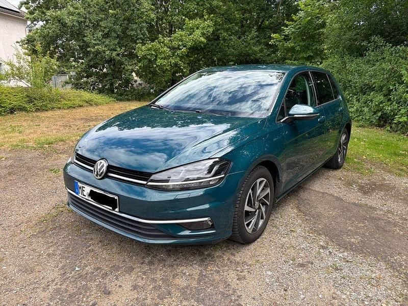Grün Gebraucht 2017 VW Golf VII Limousine | 12.800 € (Guter Preis) - Bild 1/4