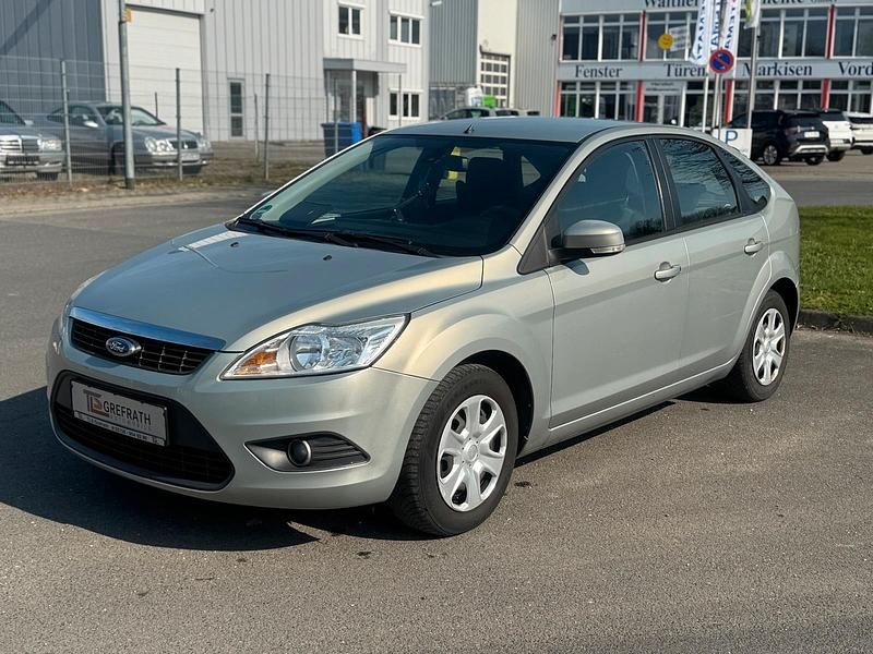 Gebraucht Ford Focus 101 PS (74 kW) 2010 Grau Limousine