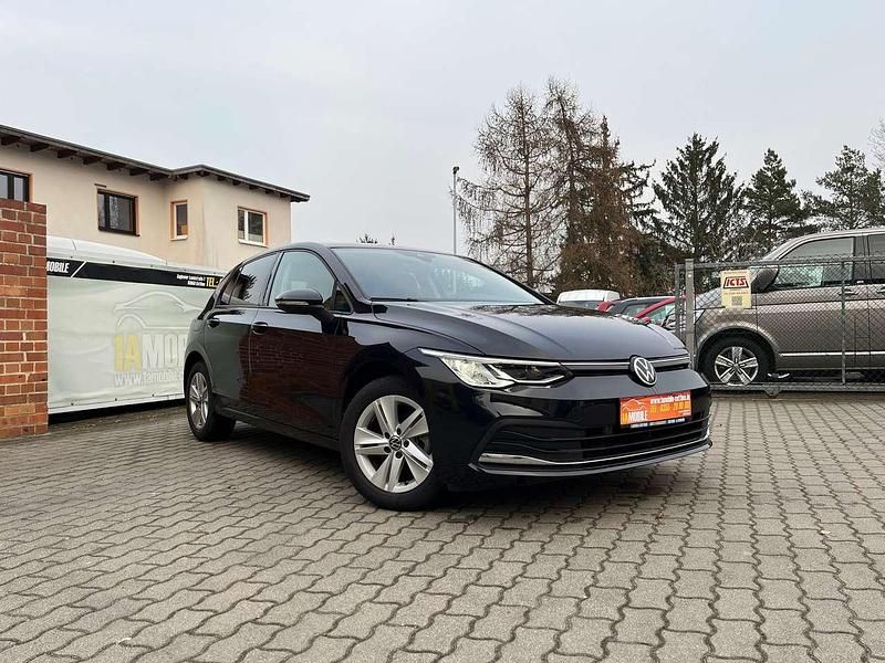 Deep black perleffekt Gebraucht 2020 VW Golf VII Life Limousine | 21.899 € (Fairer Preis) - Bild 1/4