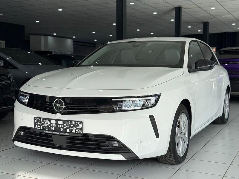 Gebraucht Opel Astra 131 PS (96 kW) 2023 Weiß Limousine
