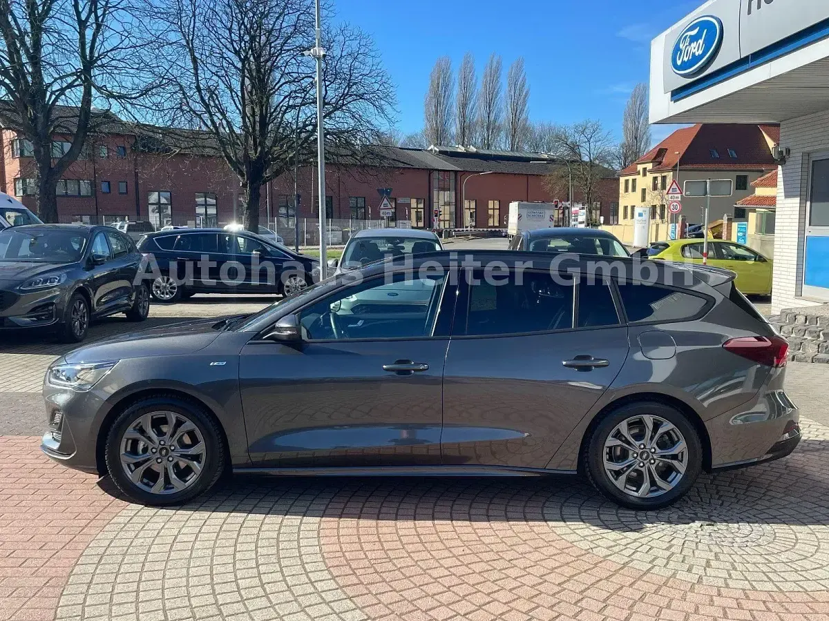 Gebraucht Ford Focus ST-Line X 155 PS (114 kW) 2024 Grau Kombi