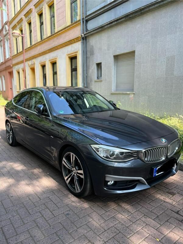 Grau Gebraucht 2014 BMW 330 Limousine | 13.000 € (Etwas zu teuer) - Bild 1/4