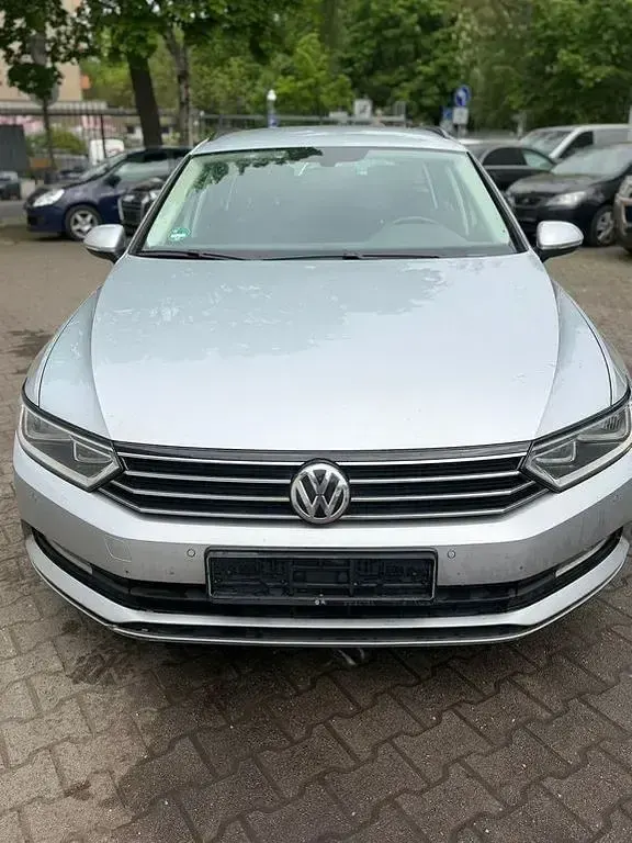 Second-hand VW Passat Trendline 120 CP (88 kW) 2017 Argintiu Break