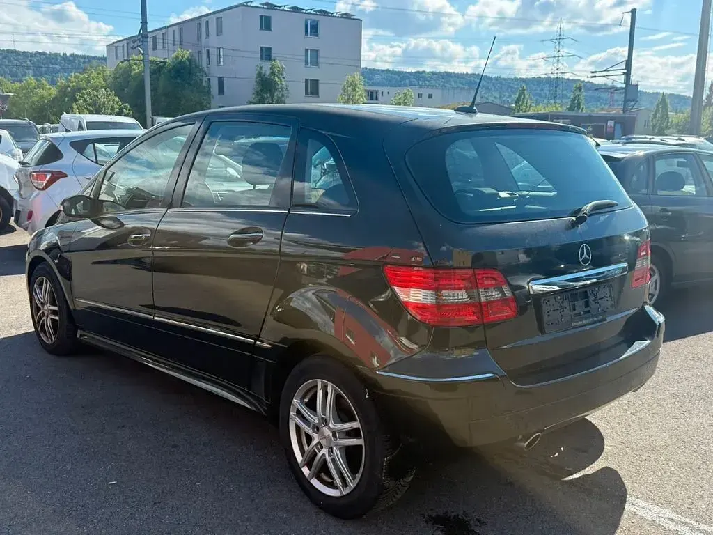 Gebraucht Mercedes B200 136 PS (100 kW) 2005 Schwarz Van / Kleinbus
