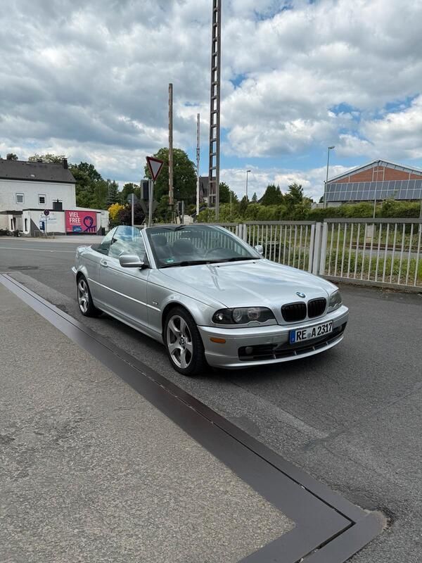 Silber Gebraucht 2001 BMW 325 Cabriolet Cabrio | 4.490 € (Superpreis) - Bild 1/4