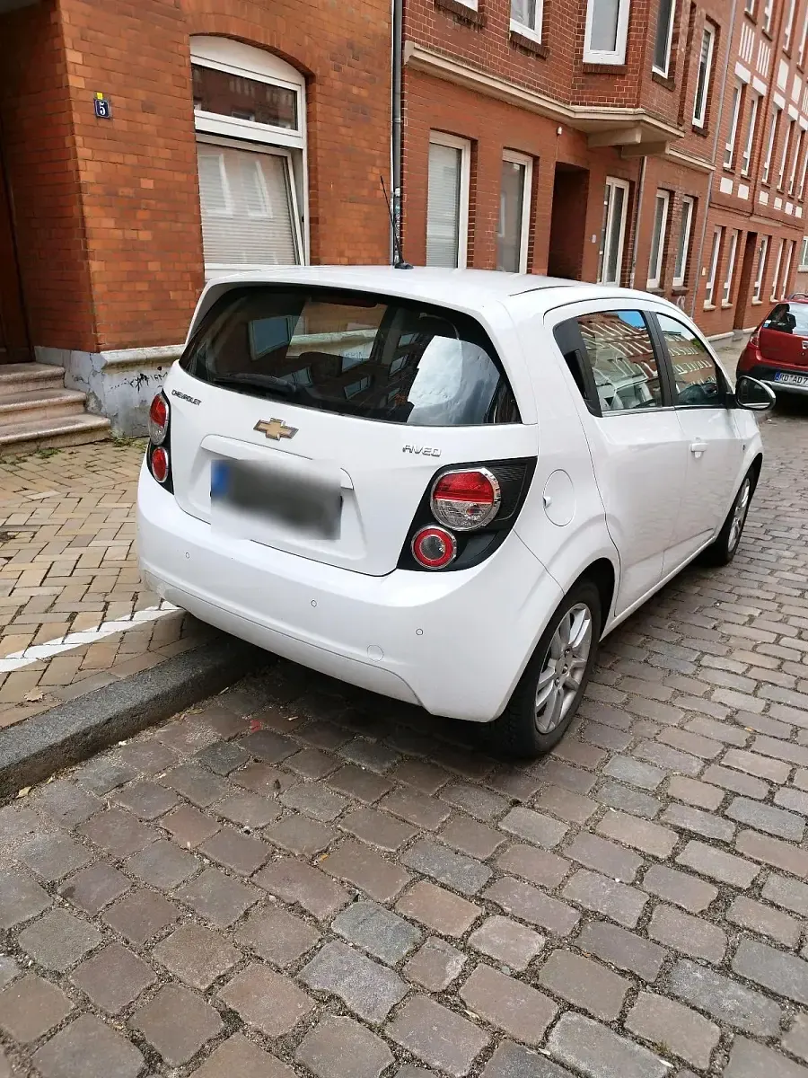 Gebraucht Chevrolet Aveo 115 PS (84 kW) 2011 Weiß Kleinwagen