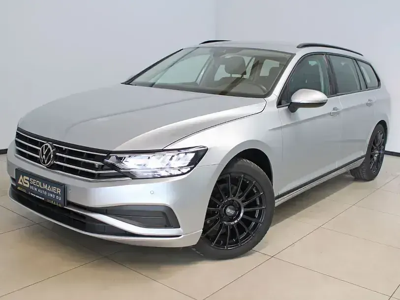 Używany VW Passat 122 KM (89 kW) 2022 Srebrny Kombi