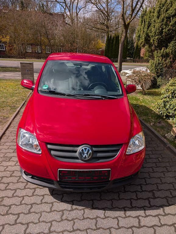 Gebraucht VW Fox 54 PS (39 kW) 2007 Rot Kleinwagen