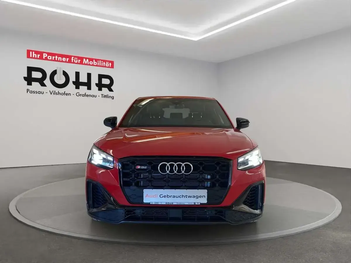 Gebraucht Audi SQ2 Sport 301 PS (221 kW) 2025 Progressivrot metallic SUV