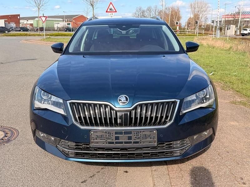 Gebraucht Skoda Superb Style 120 PS (88 kW) 2018 Blau Kombi
