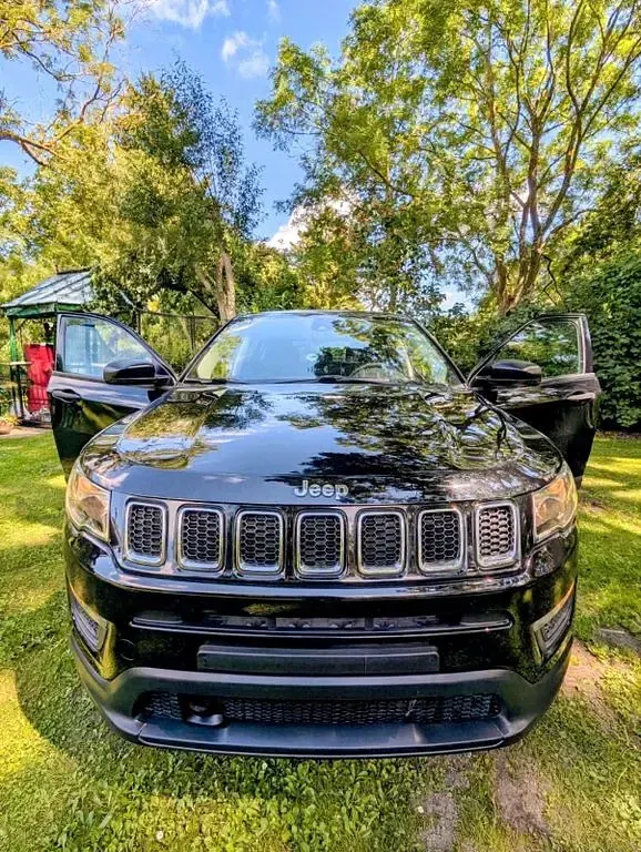 Gebraucht Jeep Compass Sport 120 PS (88 kW) 2018 Schwarz SUV