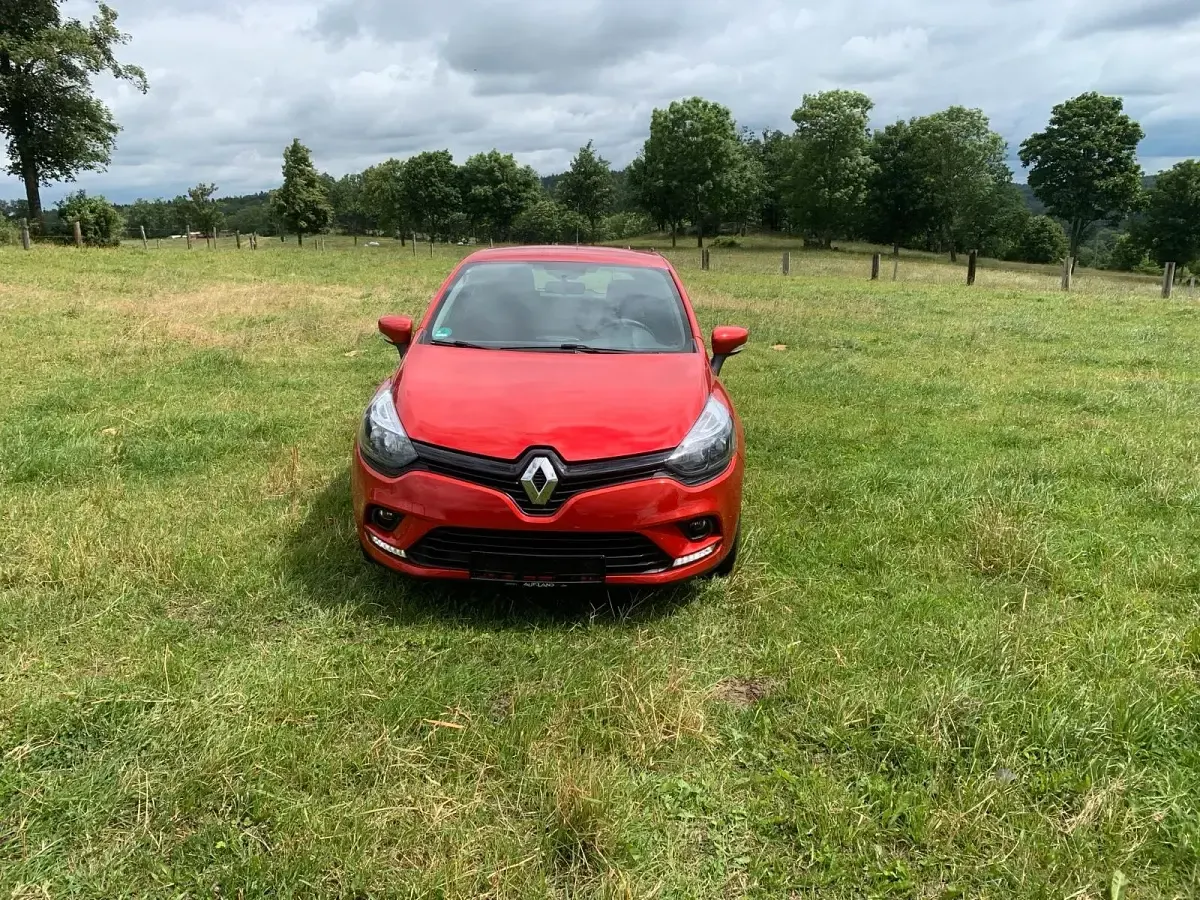 Gebraucht Renault Clio 76 PS (55 kW) 2019 Rot Kleinwagen