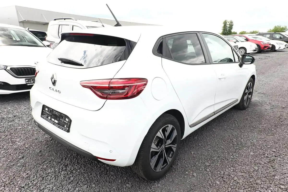 Gebraucht Renault Clio Evolution 91 PS (66 kW) 2023 Gletscherweiß Kleinwagen