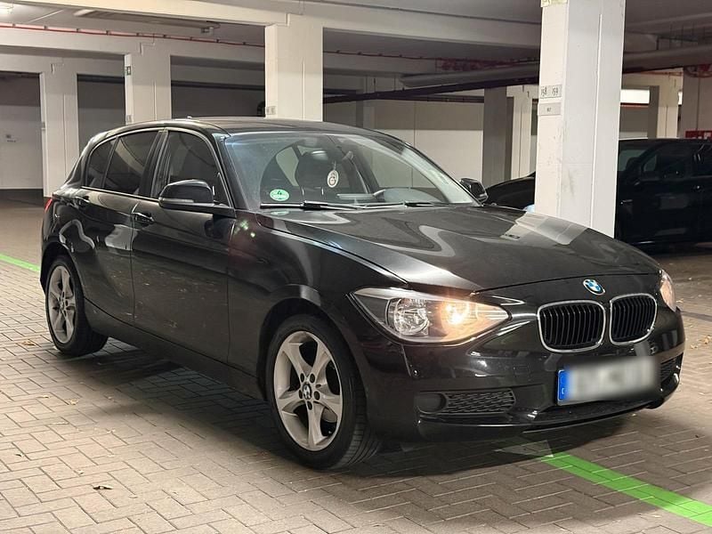 Schwarz Gebraucht 2013 BMW 114 Kleinwagen | 7.500 € (Fairer Preis) - Bild 1/4