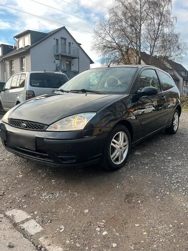 Schwarz Gebraucht 2003 Ford Focus Limousine | 500 € (Superpreis) - Bild 1/4