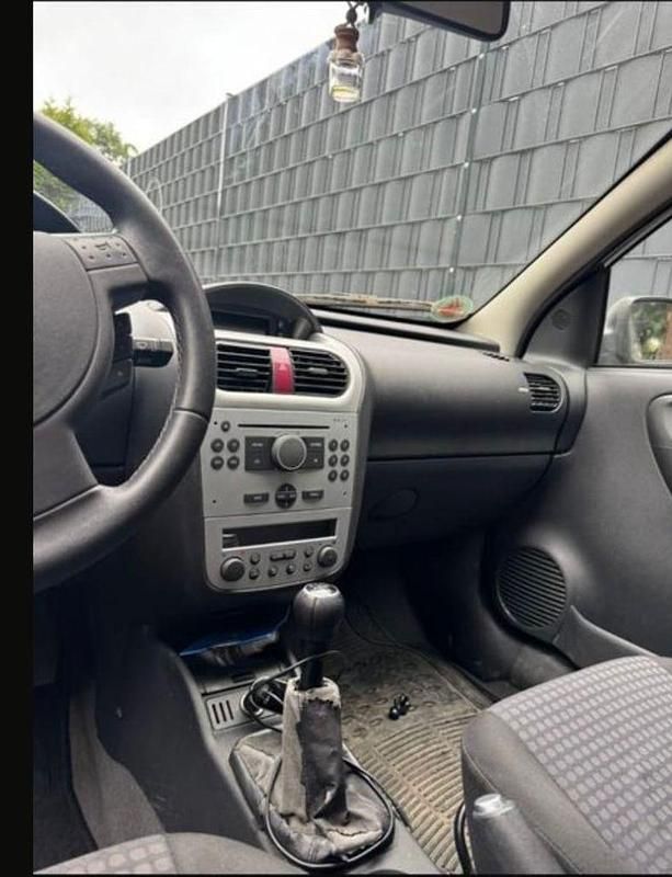 Gebraucht Opel Corsa 80 PS (58 kW) 2005 Silber Kleinwagen
