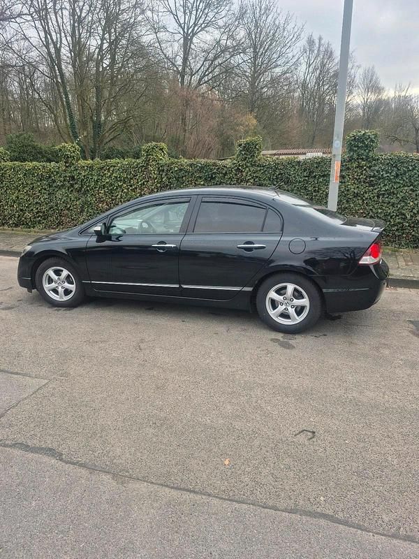 Schwarz Gebraucht 2009 Honda Civic Hybrid Limousine | 6.500 € (Teuer) - Bild 1/4