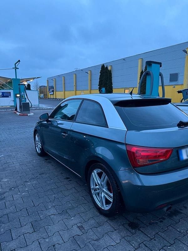 Gebraucht Audi A1 105 PS (77 kW) 2013 Grau Kleinwagen
