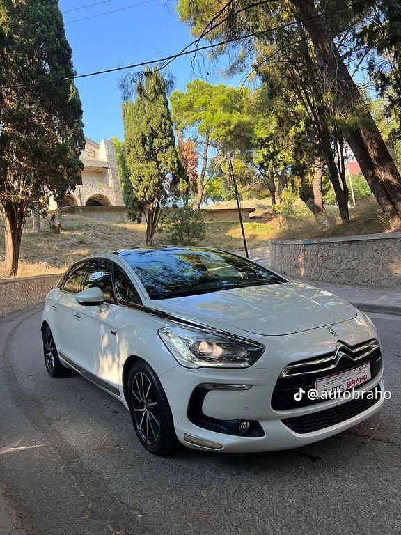 Weiß Gebraucht 2013 Citroën DS5 Chic Kleinwagen | 8.000 € (Guter Preis) - Bild 1/4