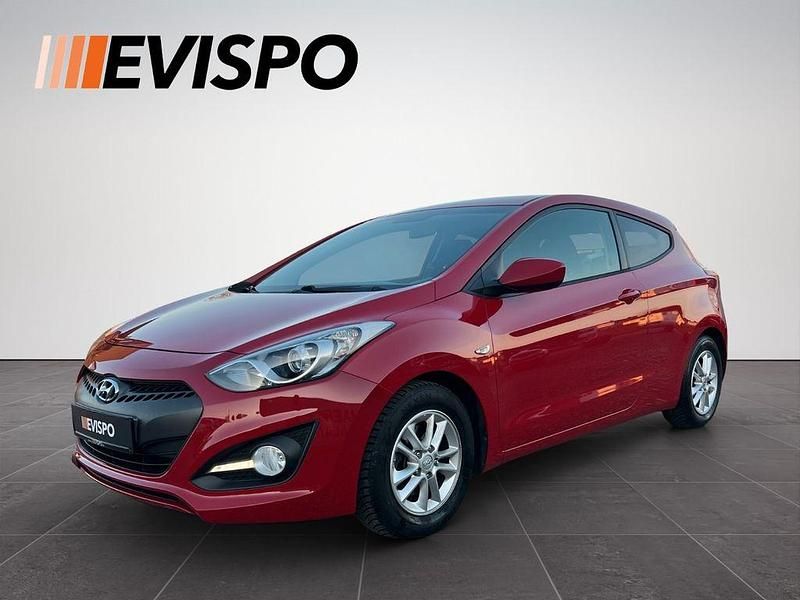 Gebraucht Hyundai i30 99 PS (72 kW) 2015 Rot Coupé