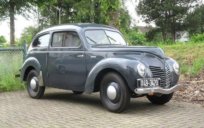 Grau Gebraucht 1950 Ford Taunus Limousine | 12.800 € - Bild 1/4