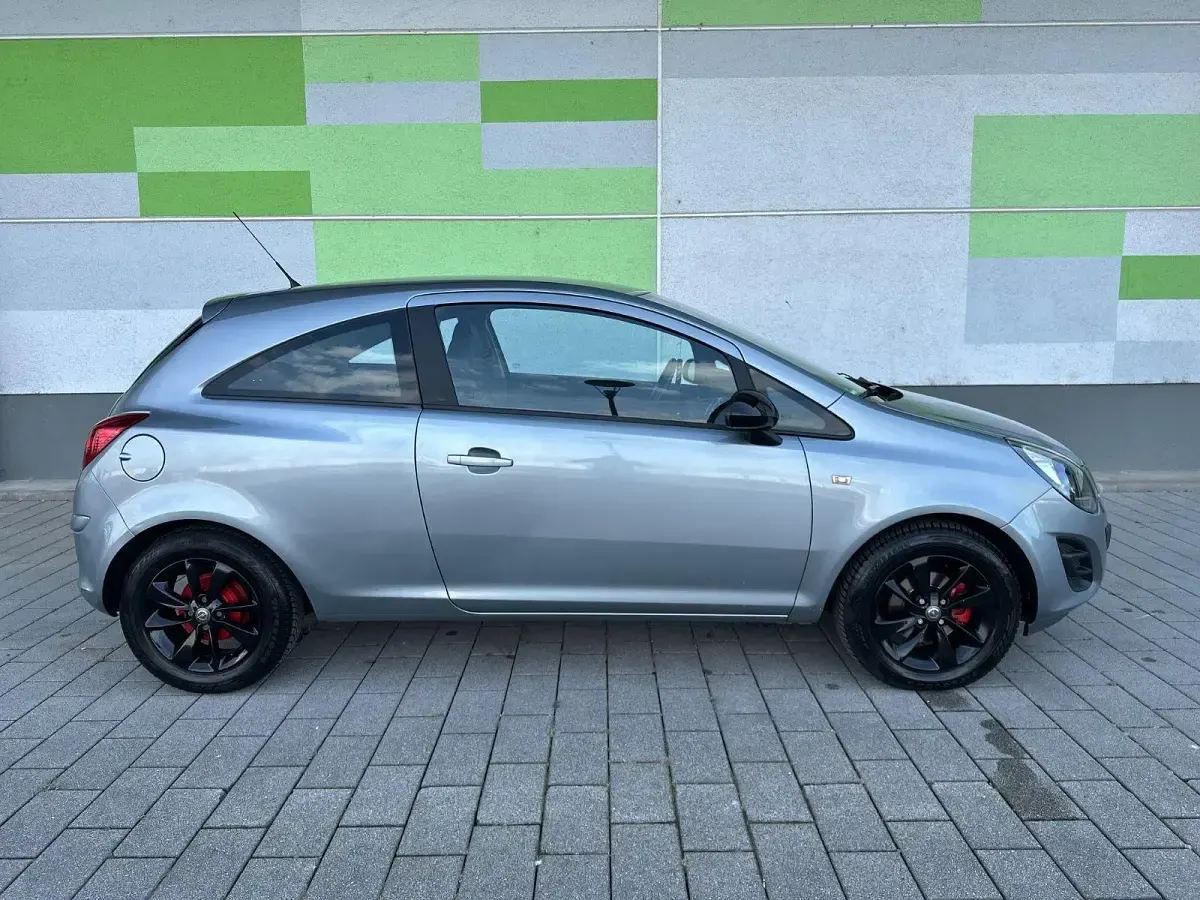 Gebraucht Opel Corsa Edition 69 PS (50 kW) 2014 Grau Kleinwagen