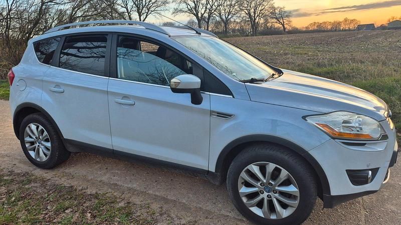 Gebraucht Ford Kuga 140 PS (102 kW) 2009 Weiß SUV