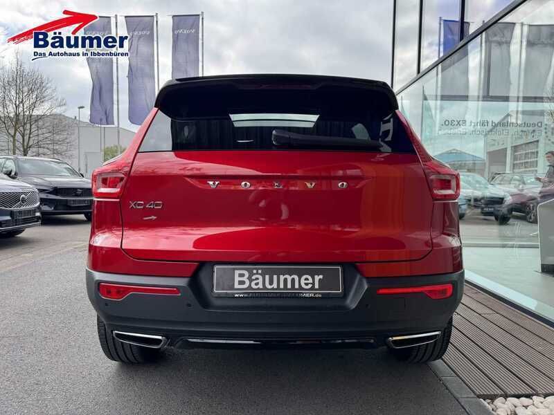 Gebraucht Volvo XC40 R-Design 156 PS (114 kW) 2019 Fusion red / metallic (metallic) SUV