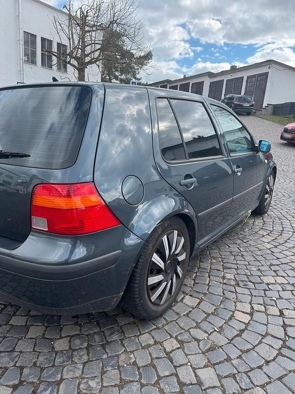 Gebraucht VW Golf IV 100 PS (73 kW) 2000 Grau Kleinwagen