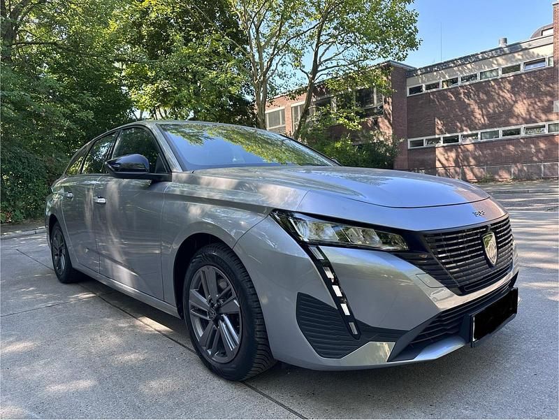 Silber Gebraucht 2022 Peugeot 308 Active Kombi | 17.299 € (Superpreis) - Bild 1/4