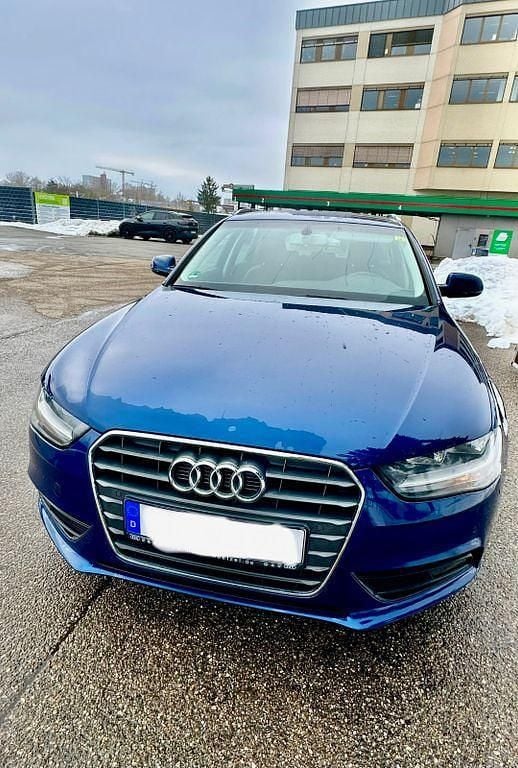 Blau Gebraucht 2012 Audi A4 Ambiente Kombi | 9.200 € (Fairer Preis) - Bild 1/4
