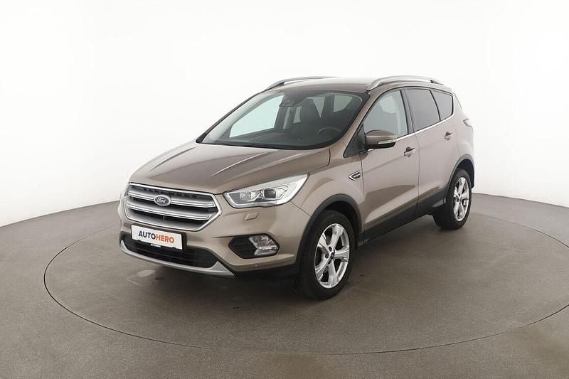 Grau Gebraucht 2018 Ford Kuga Titanium SUV | 14.530 € (Fairer Preis) - Bild 1/3